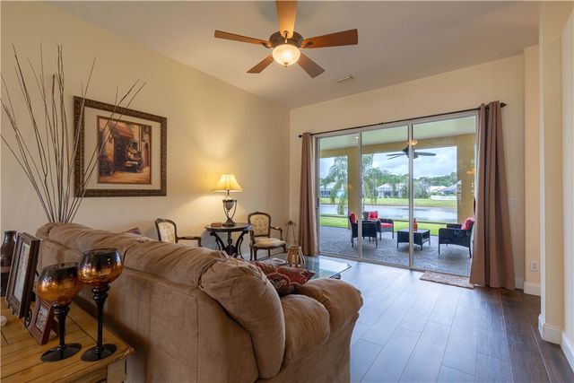 357 24th Avenue SW, Vero Beach, FL 32962