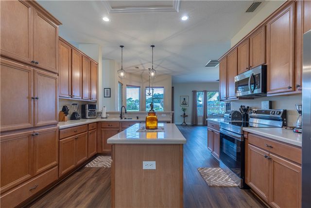 357 24th Avenue SW, Vero Beach, FL 32962