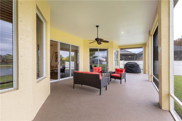 357 24th Avenue SW, Vero Beach, FL 32962