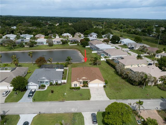 357 24th Avenue SW, Vero Beach, FL 32962