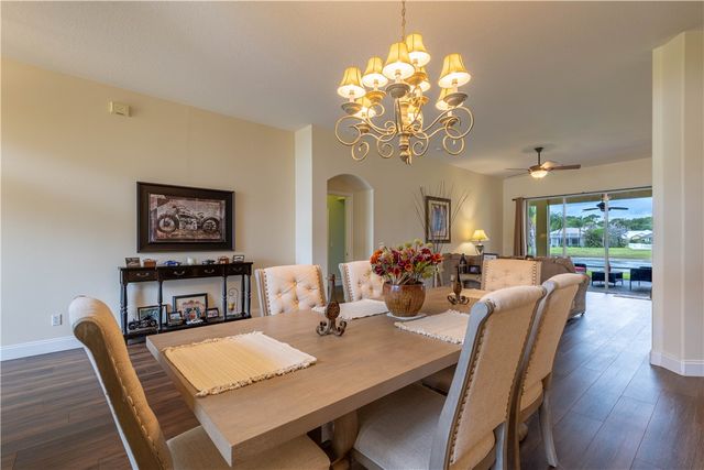357 24th Avenue SW, Vero Beach, FL 32962