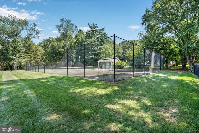 10904 EQUESTRIAN CT, Reston, VA 20190