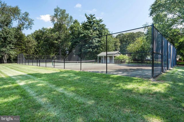 10904 EQUESTRIAN CT, Reston, VA 20190