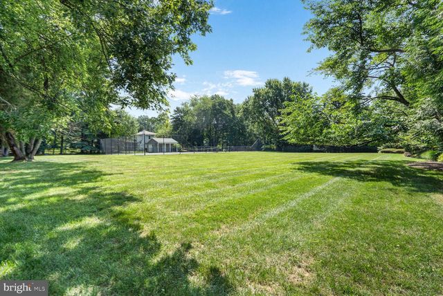 10904 EQUESTRIAN CT, Reston, VA 20190