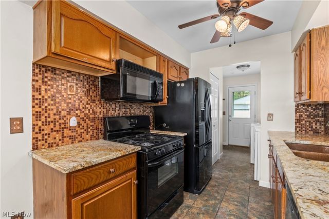369 White Oak Drive, Elyria, OH 44035