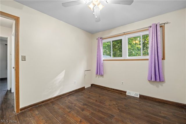 369 White Oak Drive, Elyria, OH 44035