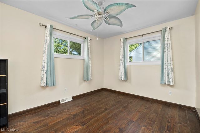 369 White Oak Drive, Elyria, OH 44035