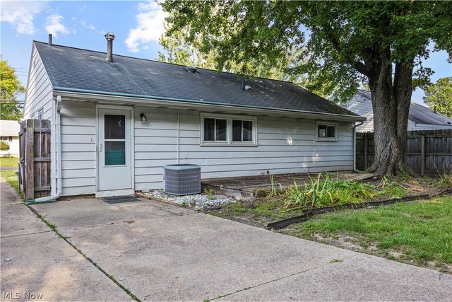 369 White Oak Drive, Elyria, OH 44035