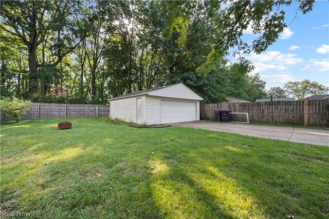369 White Oak Drive, Elyria, OH 44035