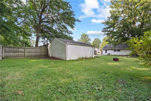 369 White Oak Drive, Elyria, OH 44035