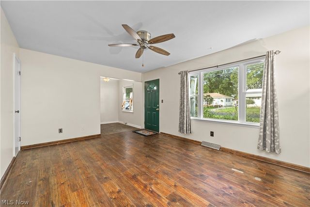 369 White Oak Drive, Elyria, OH 44035