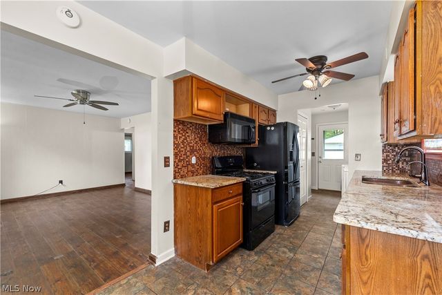 369 White Oak Drive, Elyria, OH 44035