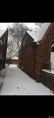 8229 Carlin, Detroit, MI 48228