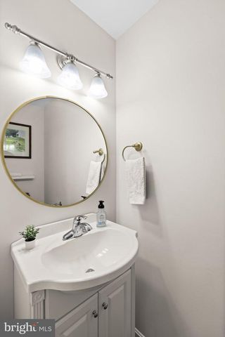 11971 HOME GUARD DR, Woodbridge, VA 22192