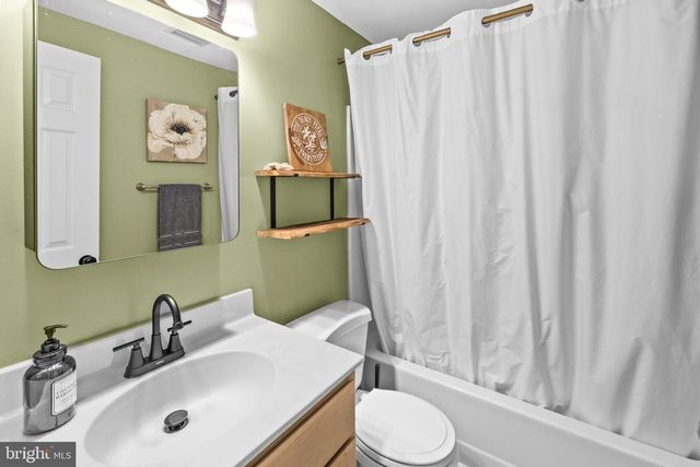 11971 HOME GUARD DR, Woodbridge, VA 22192