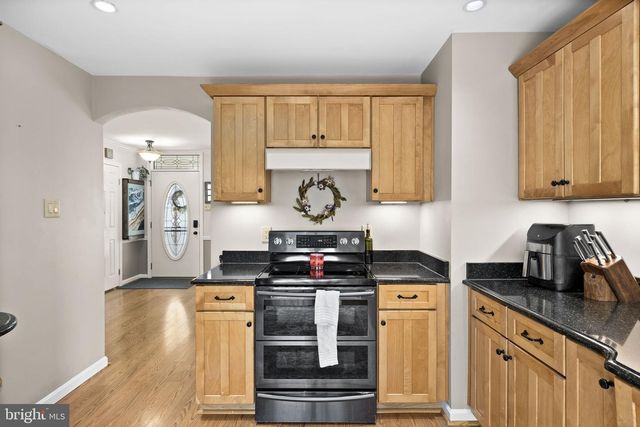 11971 HOME GUARD DR, Woodbridge, VA 22192