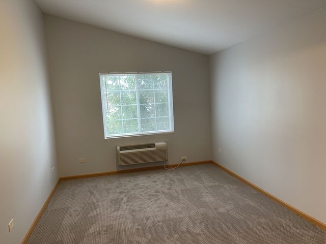 1517 Silverstone Drive 1517, Carpentersville, IL 60110