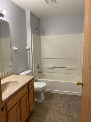 1517 Silverstone Drive 1517, Carpentersville, IL 60110