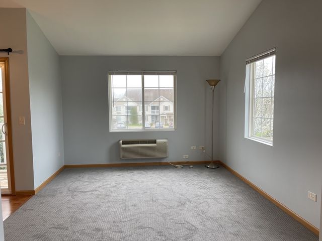 1517 Silverstone Drive 1517, Carpentersville, IL 60110