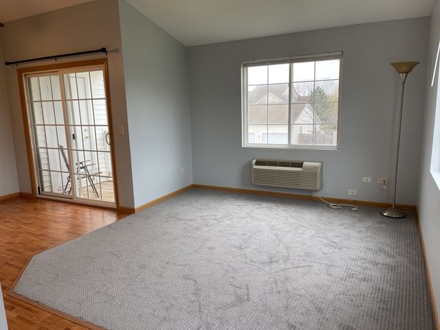 1517 Silverstone Drive 1517, Carpentersville, IL 60110