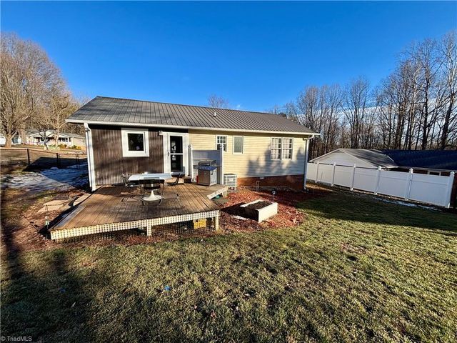 144 Strawberry Lane, Mount Airy, NC 27030