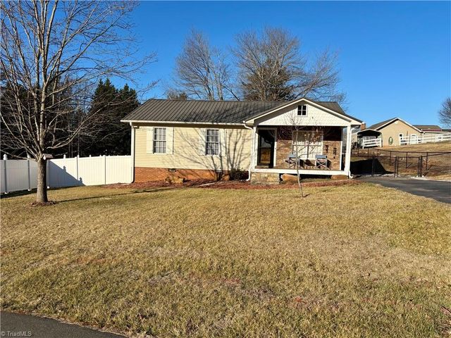 144 Strawberry Lane, Mount Airy, NC 27030