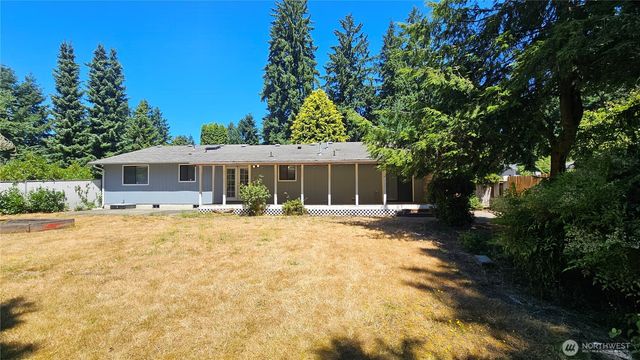 1041 Pacific Park Drive SE, Lacey, WA 98503