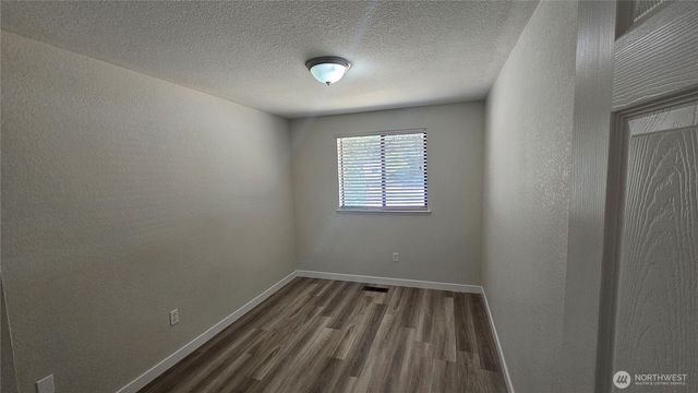1041 Pacific Park Drive SE, Lacey, WA 98503