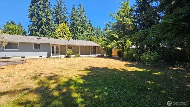 1041 Pacific Park Drive SE, Lacey, WA 98503