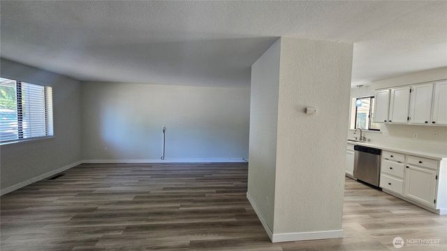1041 Pacific Park Drive SE, Lacey, WA 98503
