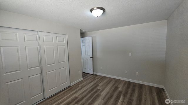 1041 Pacific Park Drive SE, Lacey, WA 98503