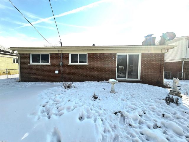 12275 El Camino Drive, Sterling Heights, MI 48312