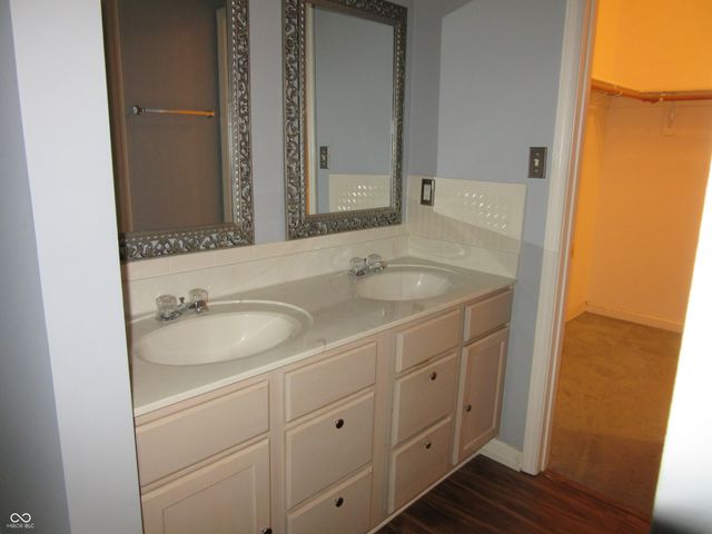 339 Lakewood Court, Avon, IN 46123
