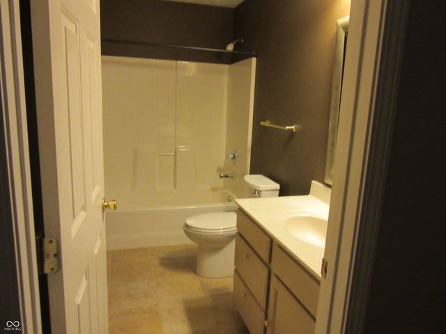339 Lakewood Court, Avon, IN 46123