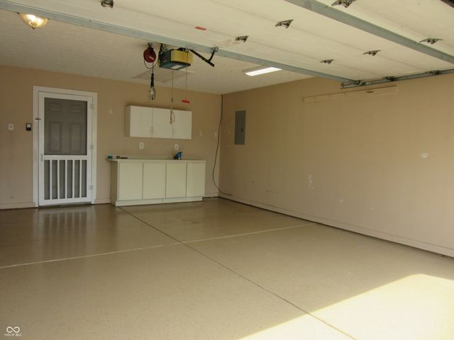 339 Lakewood Court, Avon, IN 46123