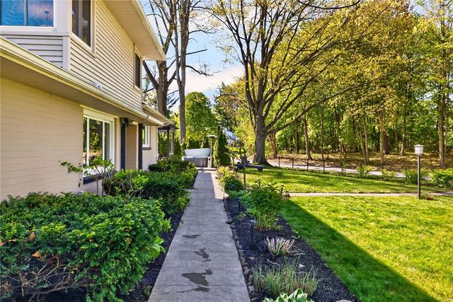 330 Kilbourn Road, Pittsford, NY 14618