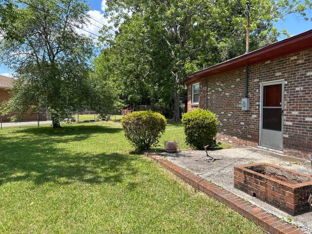 1300 White Drive, Charleston, SC 29407