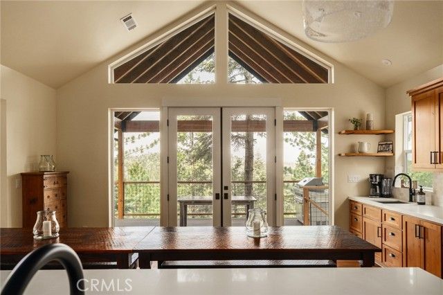 26910 Everest Road, Lake Arrowhead, CA 92352