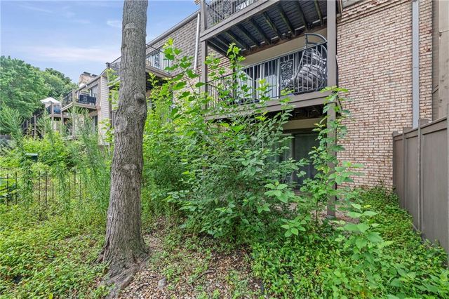 5125 W 75th Street, Prairie Village, KS 66208