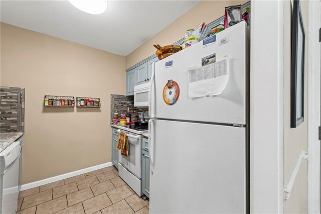 5125 W 75th Street, Prairie Village, KS 66208