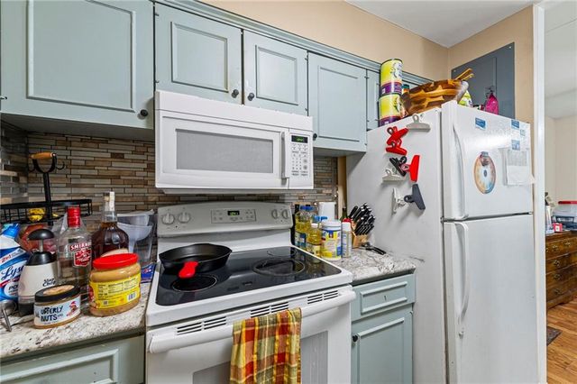 5125 W 75th Street, Prairie Village, KS 66208