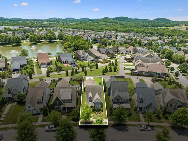 2816 Americus Dr, Thompsons Station, TN 37179