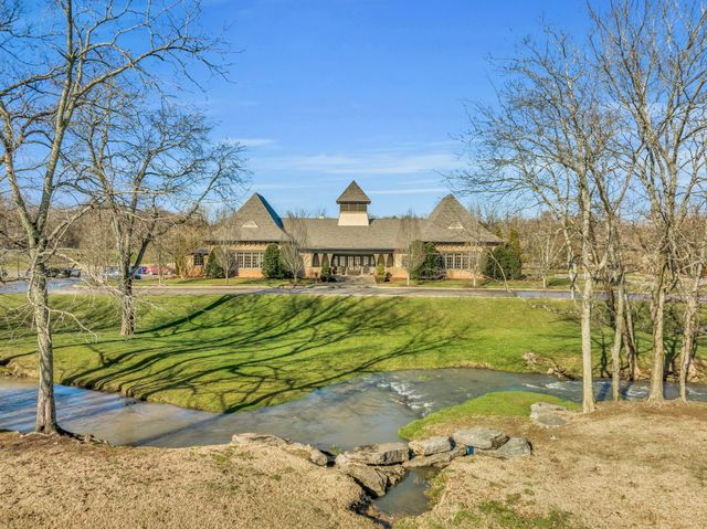 2816 Americus Dr, Thompsons Station, TN 37179