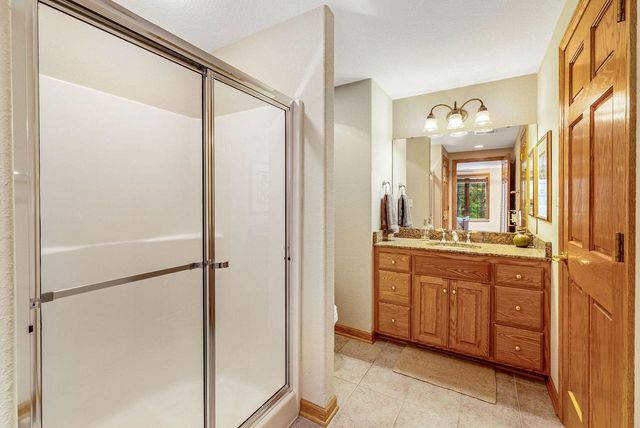 7941 W Rolling Field DRIVE, Mequon, WI 53097