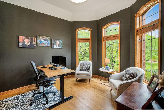 7941 W Rolling Field DRIVE, Mequon, WI 53097