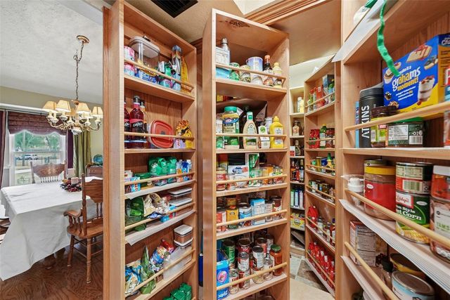 31835 CROMWELL LANE, Wesley Chapel, FL 33543