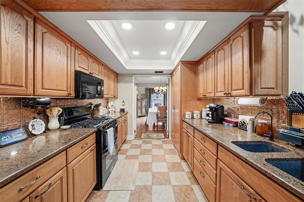 Image 15 of property listing at 31835 CROMWELL LANE, Wesley Chapel, FL 33543