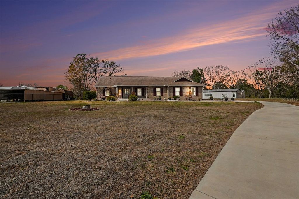 Image 5 of property listing at 31835 CROMWELL LANE, Wesley Chapel, FL 33543