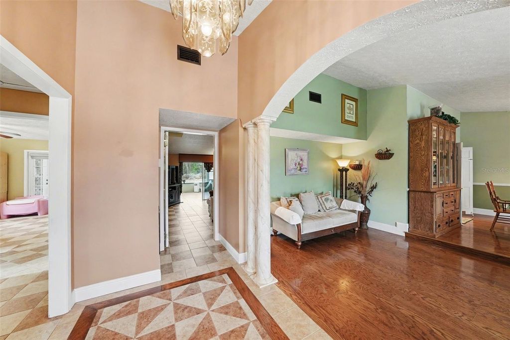 Image 7 of property listing at 31835 CROMWELL LANE, Wesley Chapel, FL 33543