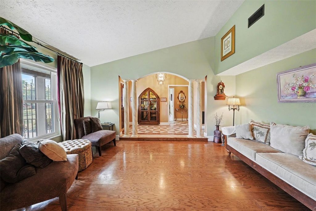 Image 9 of property listing at 31835 CROMWELL LANE, Wesley Chapel, FL 33543